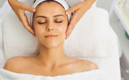 Est-il bon de se masser le visage ?